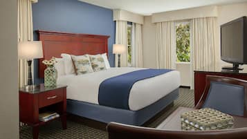 Premium bedding, in-room safe, desk, iron/ironing board