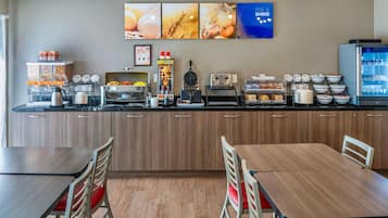 Free daily buffet breakfast