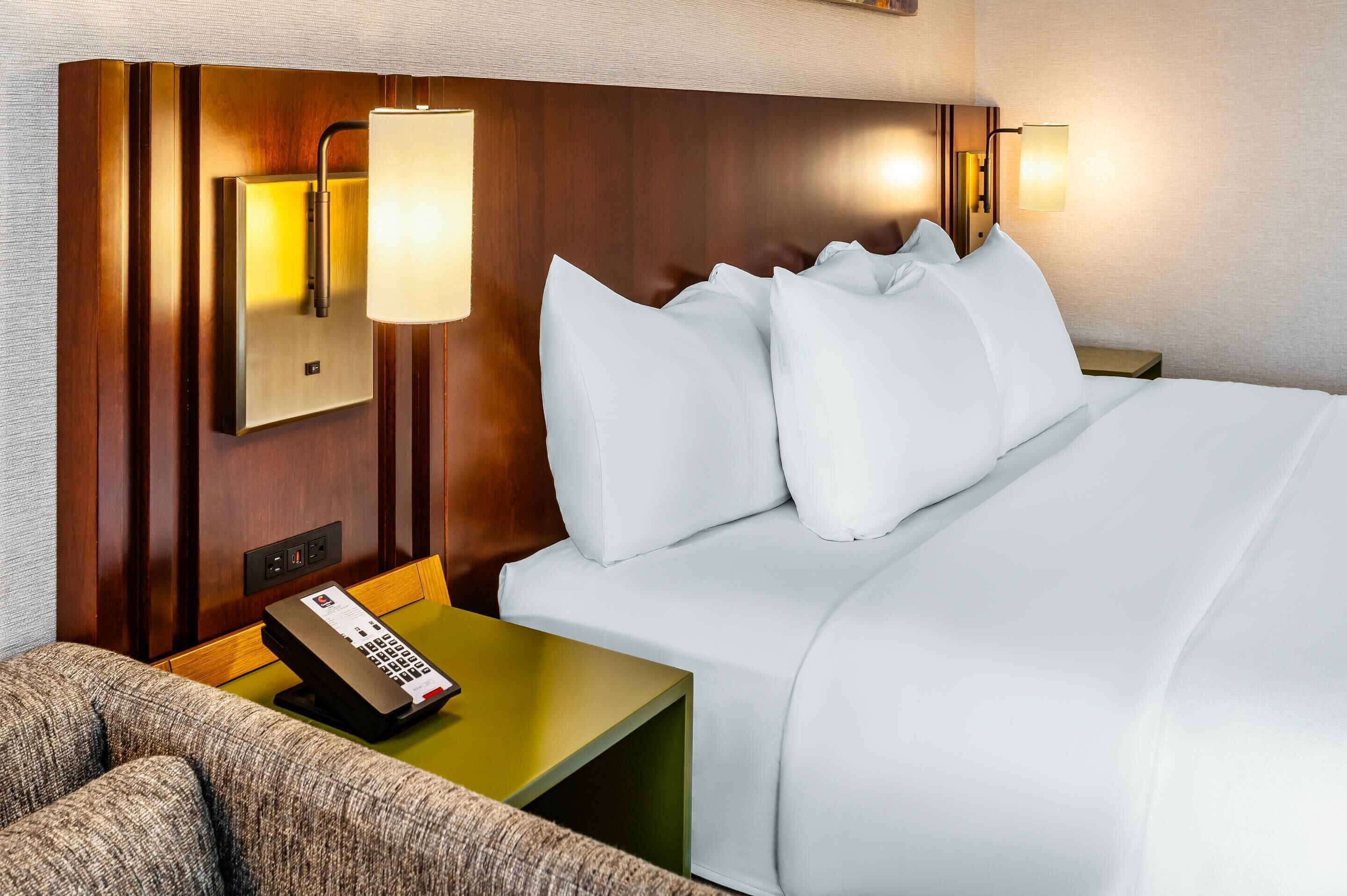 Standard Room, 1 King Bed, Non Smoking (Sitting Area and No Pets Allowed) | Premium bedding, pillow-top beds, desk, iron/ironing board