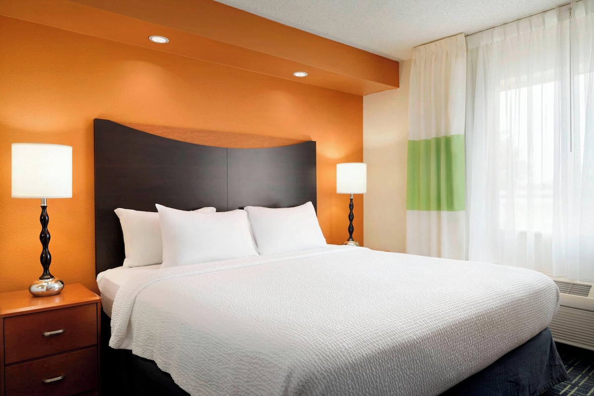 Premium bedding, in-room safe, desk, blackout curtains