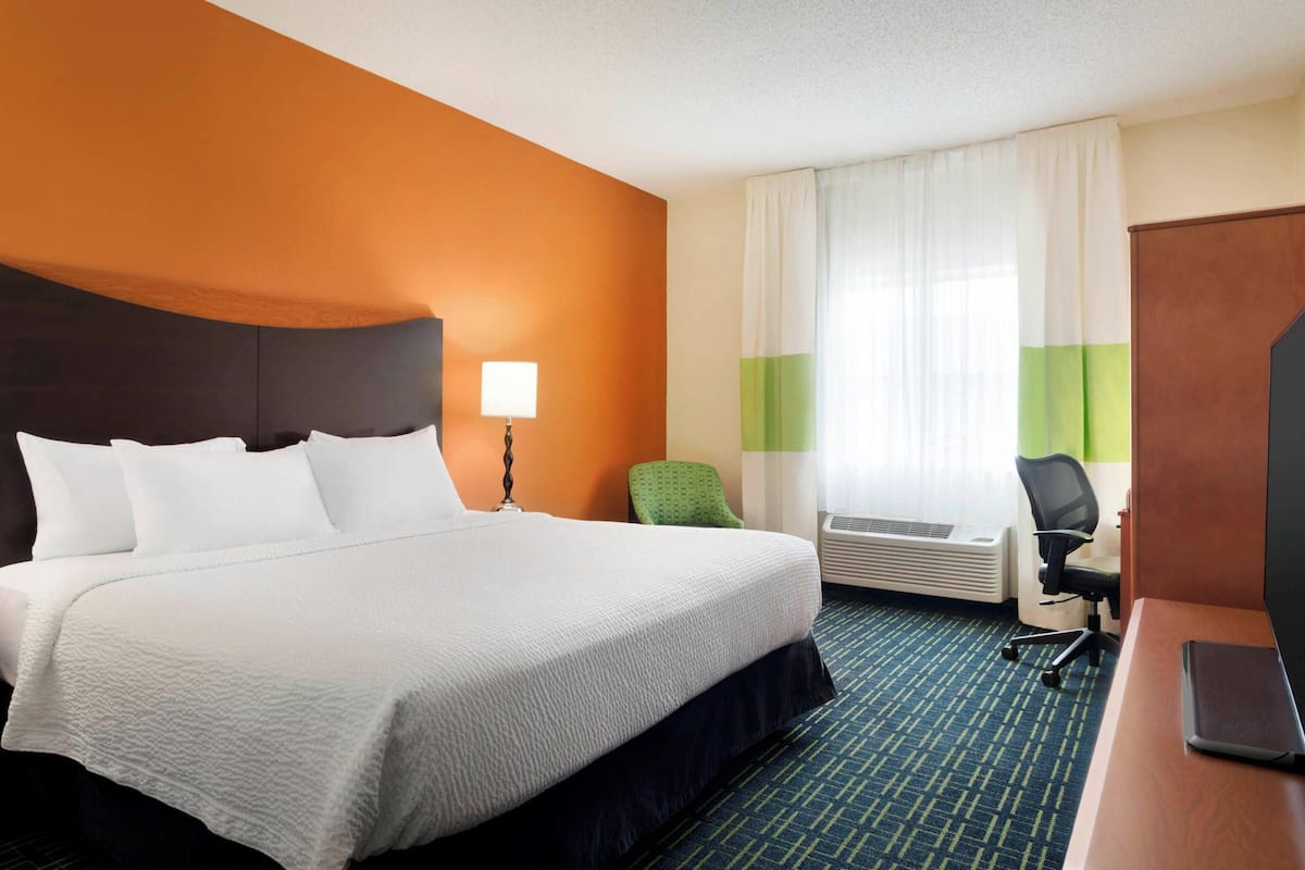 Premium bedding, in-room safe, desk, blackout curtains
