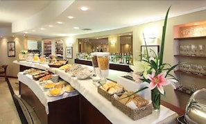 Free daily continental breakfast