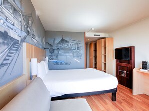 1 bedroom, premium bedding, desk, blackout drapes