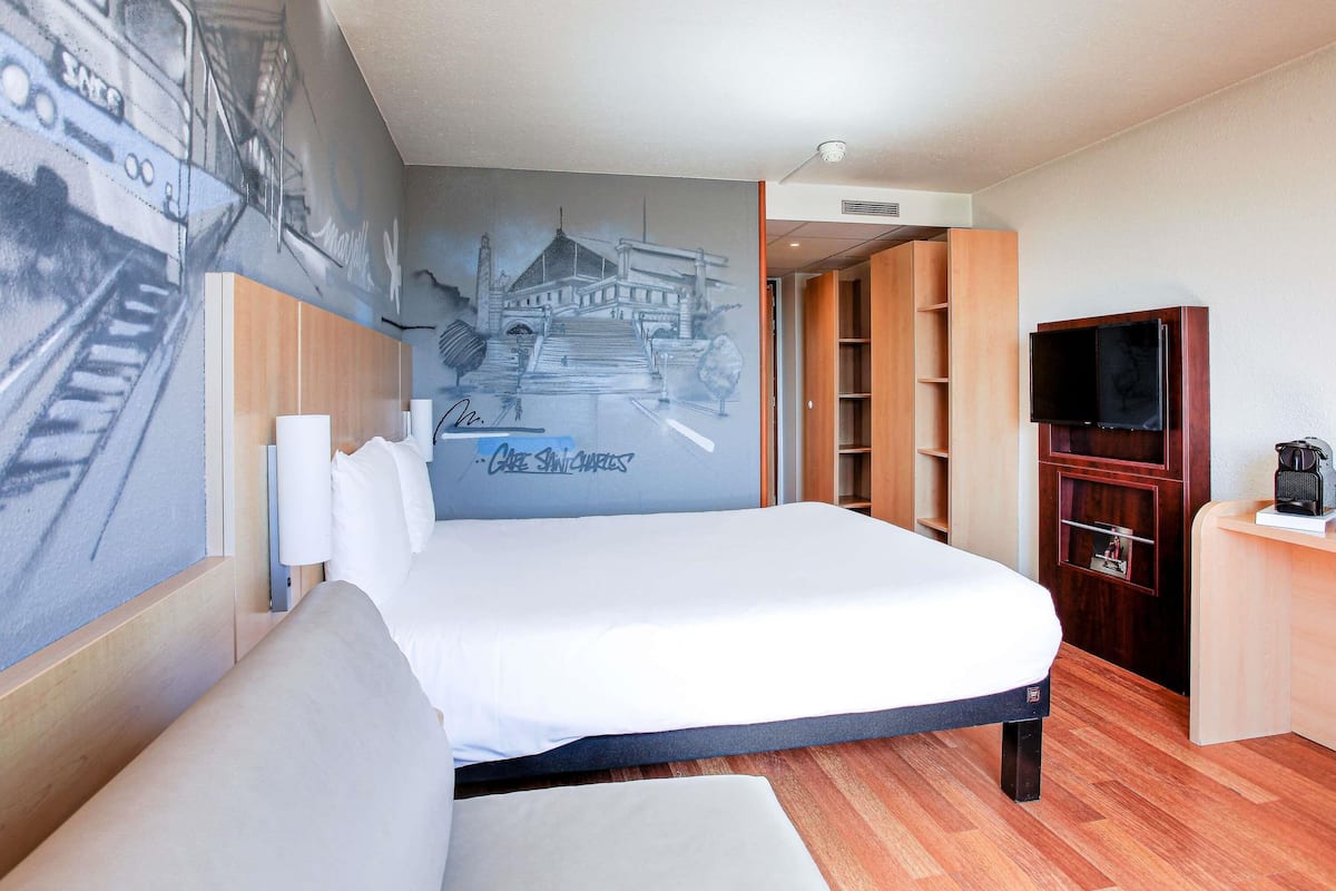 Premium bedding, desk, blackout curtains, soundproofing