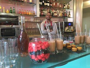 Bar (in der Unterkunft)