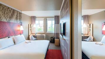 Standard Double Room, 1 Double Bed | Hypo-allergenic bedding, desk, blackout drapes, soundproofing