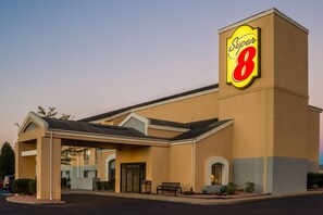 Exterior - Super 8 by Wyndham Jasper (Jasper)