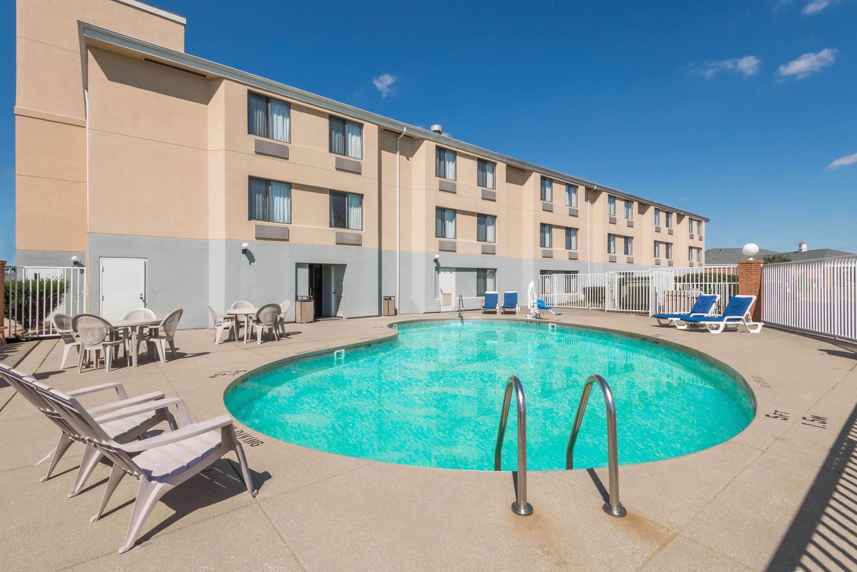 Sæsonbestemt udendørs pool