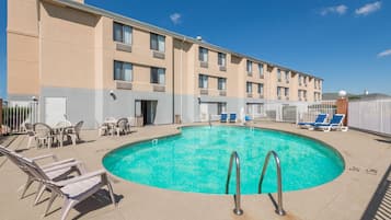 Sæsonbestemt udendørs pool