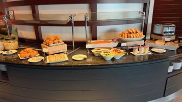 Daily continental breakfast (USD 14.95 per person)