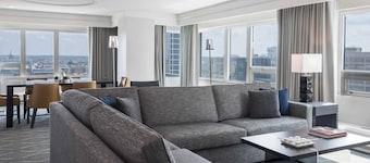 Renaissance Baltimore Harborplace Hotel