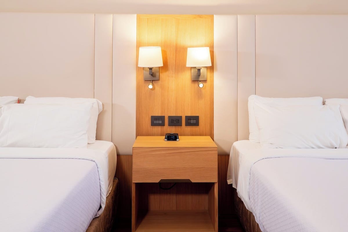 Standard Room, 2 Queen Beds (Low Floor)