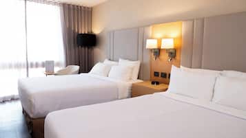 Seprai premium, selimut bulu angsa, brankas, dan meja kerja