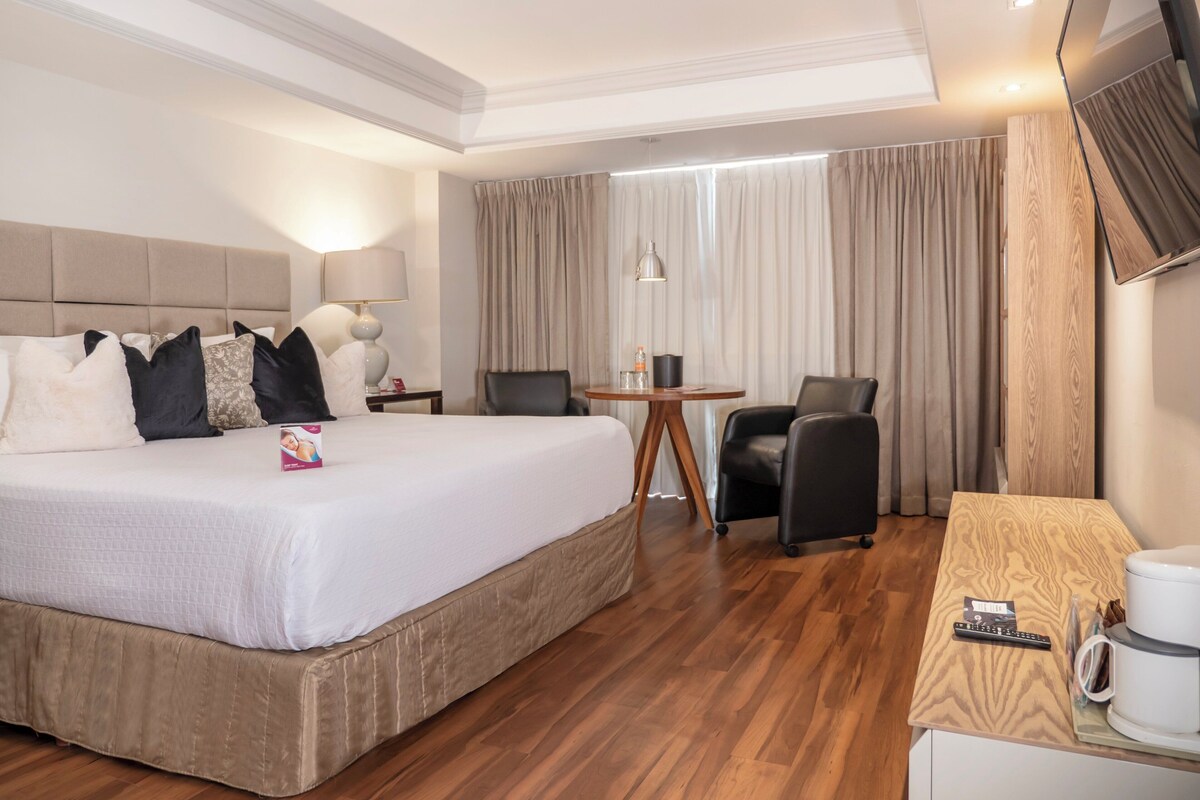 Presidential Suite | Premium bedding, down comforters, in-room safe, desk