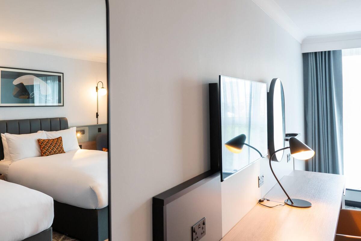 Hypoallergeen beddengoed, een kluis op de kamer, een bureau