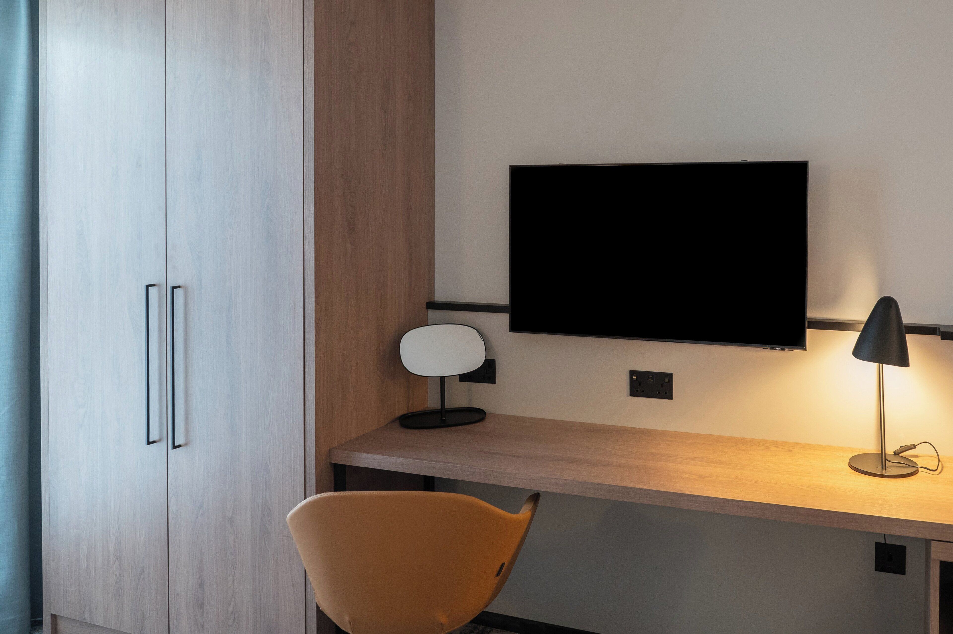 hypo-allergenic bedding, in-room safe, desk, laptop workspace