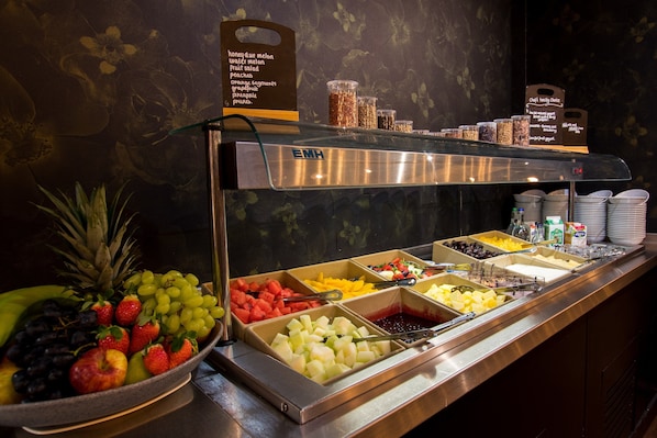 Tägliches Frühstücksbuffet (16.95 GBP pro Person)