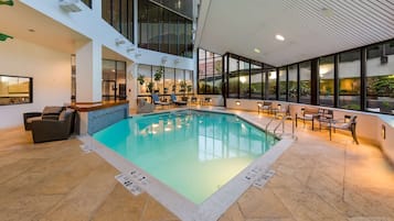 Indoor pool, sun loungers