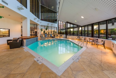 Indoor pool, sun loungers