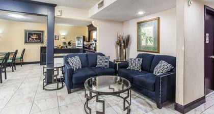 Econo Lodge Clinton - Jackson West