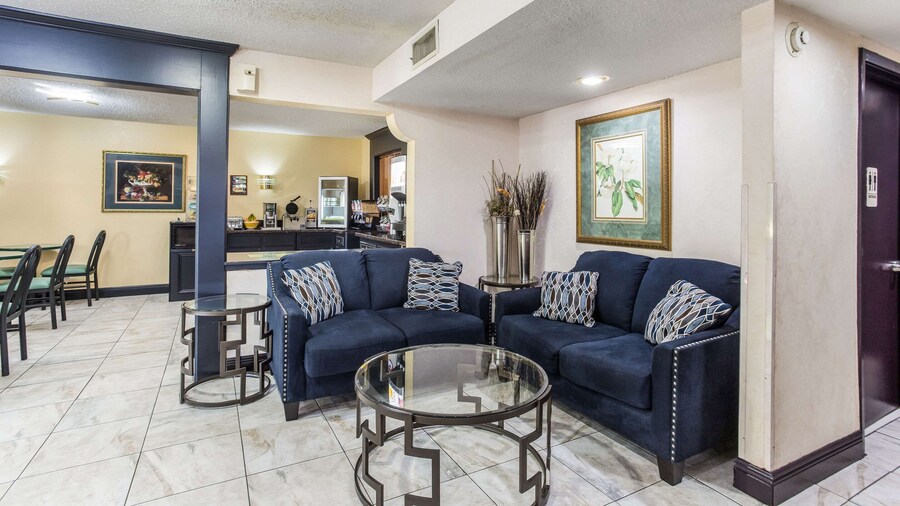 Econo Lodge Clinton - Jackson West