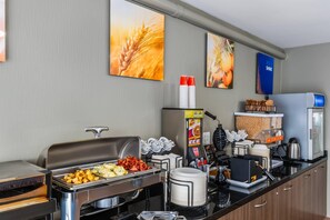 Free daily buffet breakfast