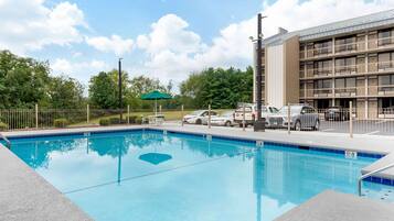 Kolam renang outdoor