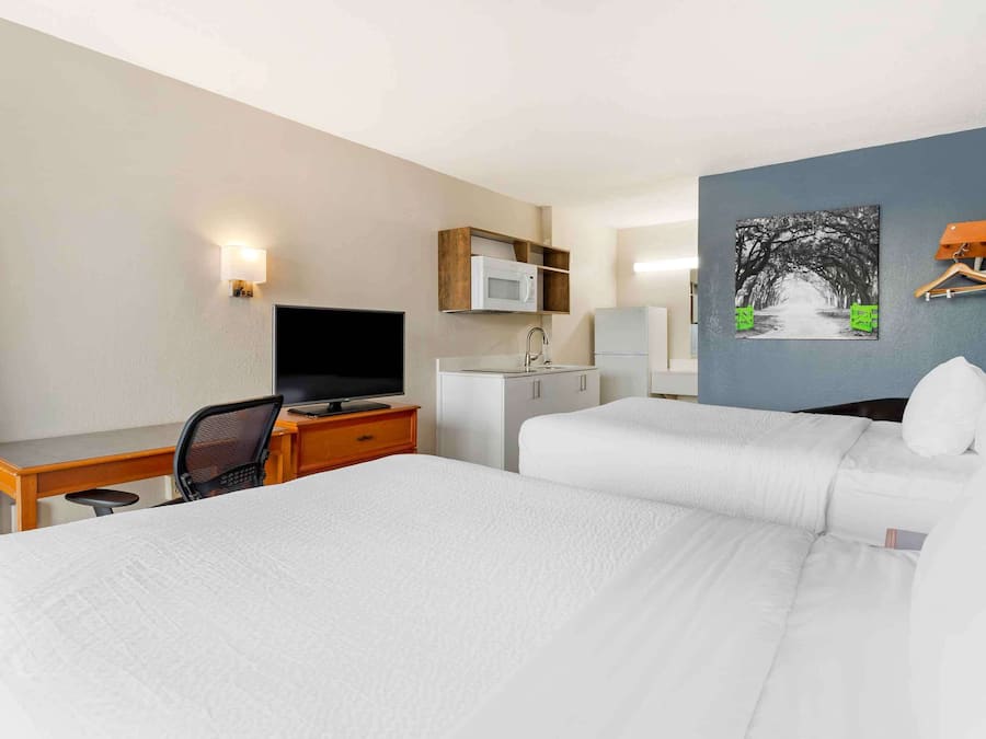 Estudio, 2 camas dobles, no fumadores | Escritorio, cortinas opacas, tabla de planchar con plancha y wifi gratis