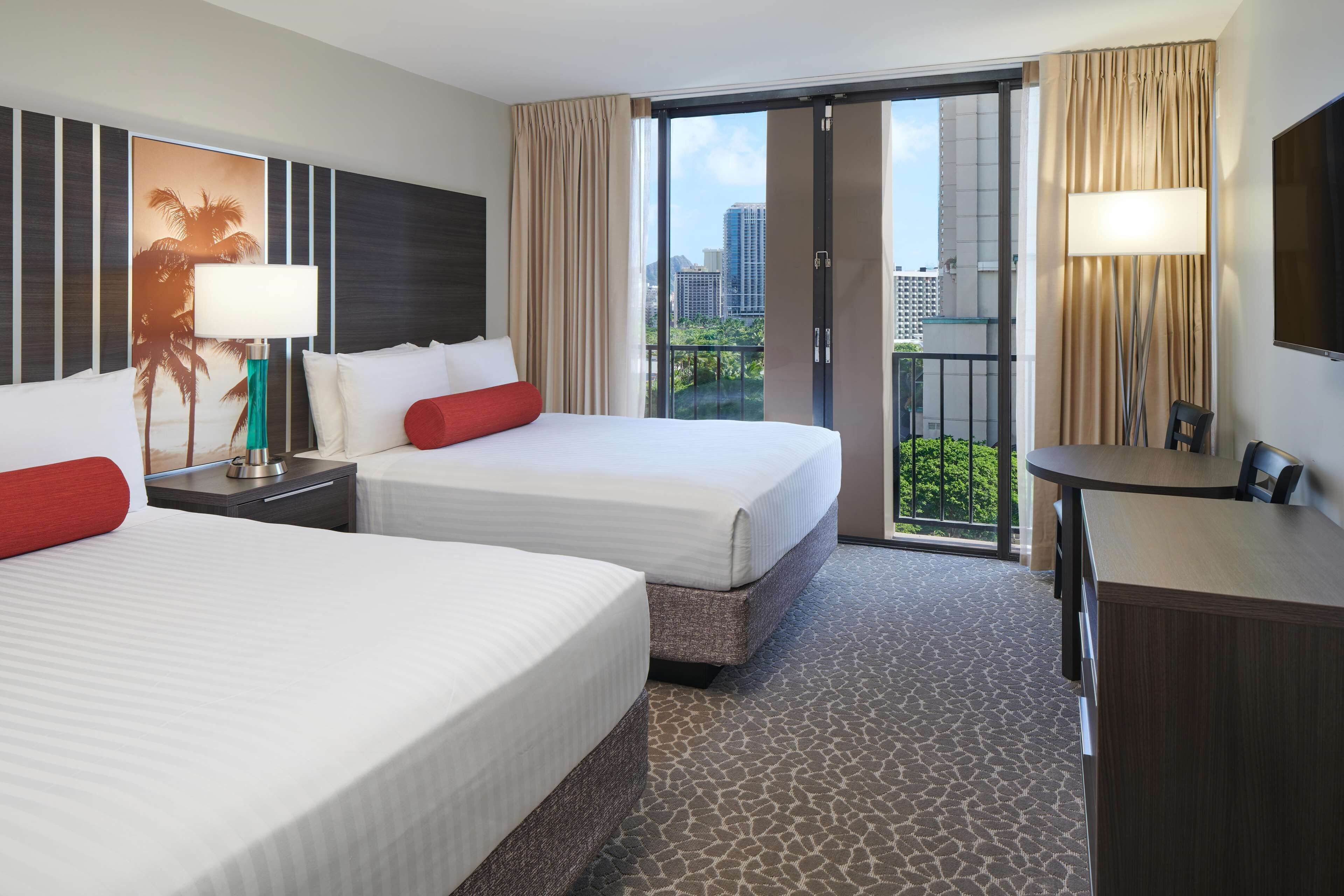 客房, 部分海洋景观 | 加厚床垫、客房内保险箱、遮光窗帘、熨斗/熨衣板