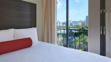 Phòng (Diamond Head View) | Nệm có lớp đệm bông, két bảo mật tại phòng, màn/rèm cản sáng