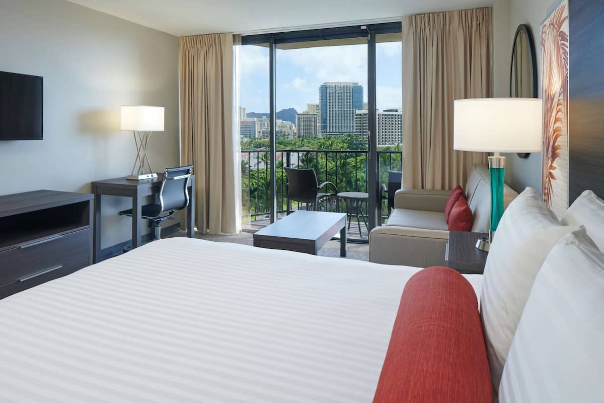 Kamer (Diamond Head View) | Pillowtop-bedden, een kluis op de kamer, verduisterende gordijnen