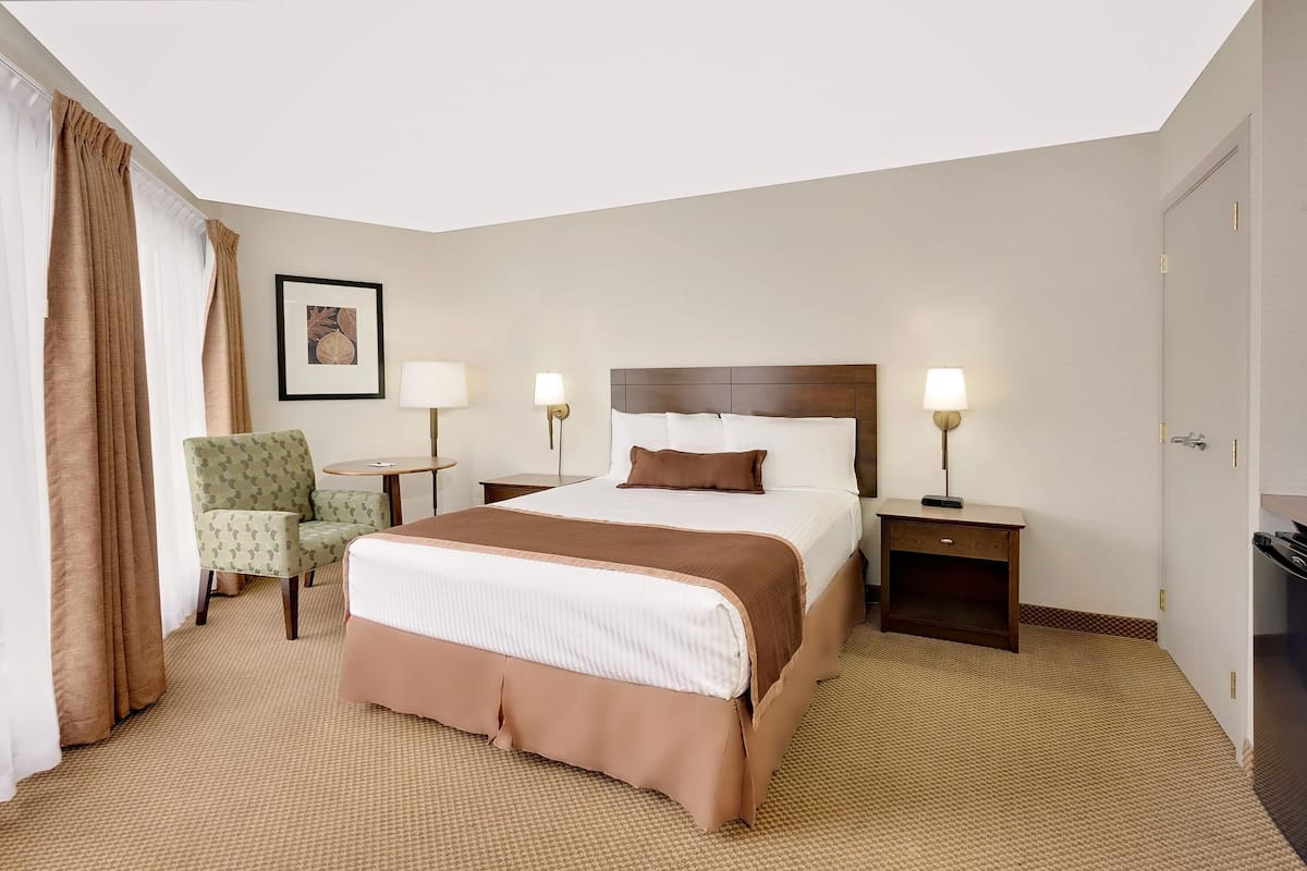 In-room safe, desk, blackout curtains, soundproofing