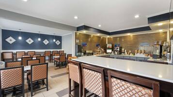 Desayuno de autoservicio incluido todos los días