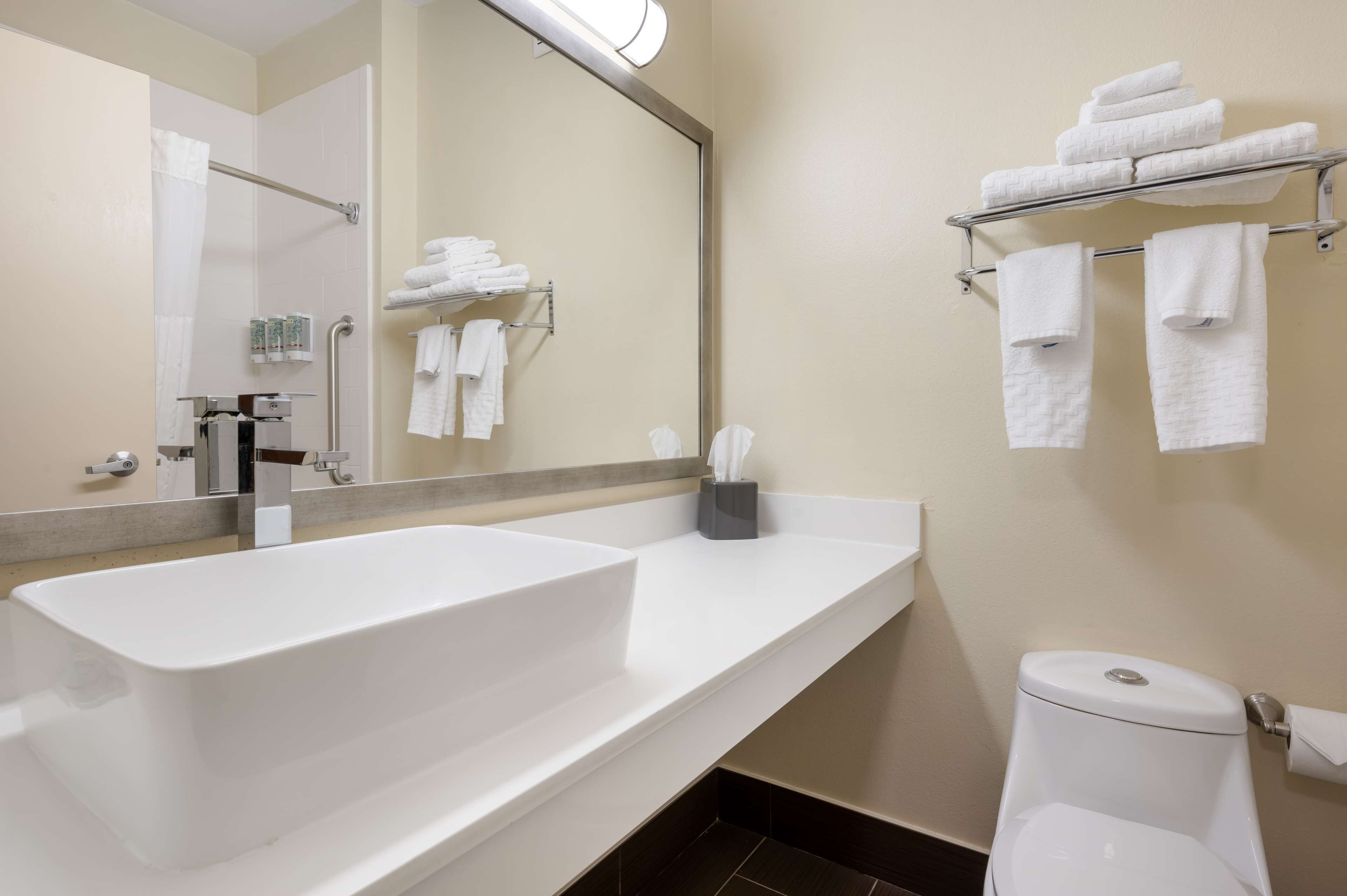 Suite, 1 King Bed, Non Smoking, Refrigerator & Microwave (with Sofabed) | Bathroom | Combined shower/tub, free toiletries, hair dryer, towels