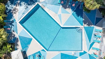 Outdoor pool, pool umbrellas, sun loungers