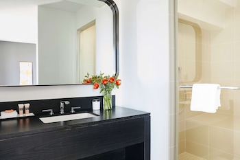 Shower, free toiletries, hair dryer, bathrobes at Hotel Kabuki, part of JdV by Hyatt