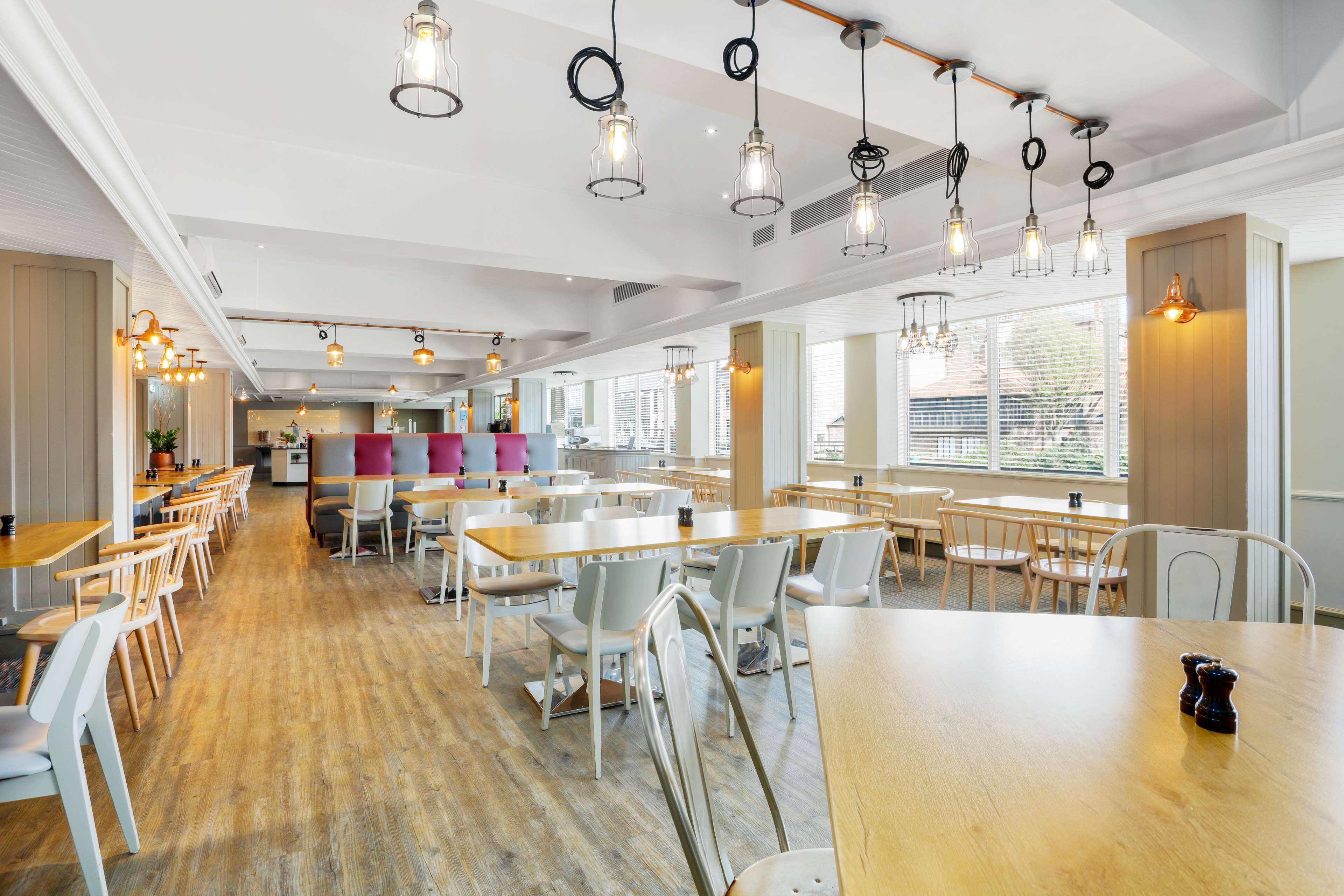 Ferdiglaget frokost hver dag (GBP 17.95 per person)