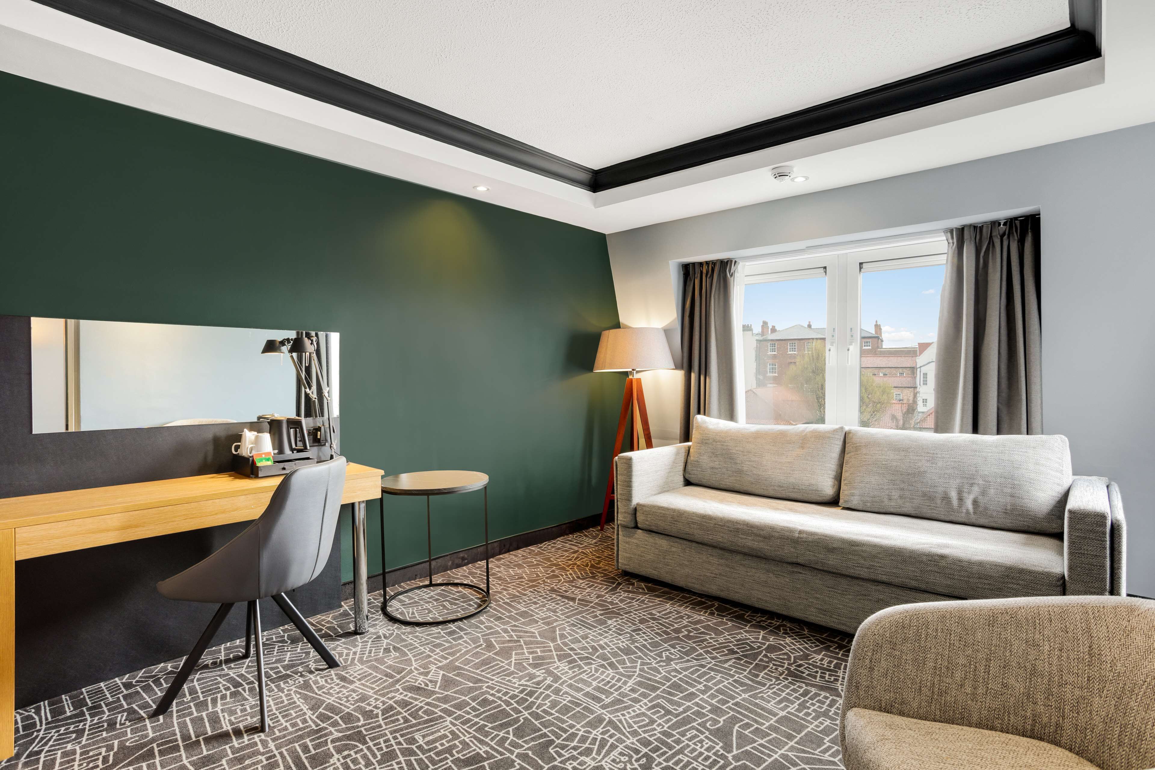 family room | hypo-allergenic bedding, in-room safe, desk, laptop workspace