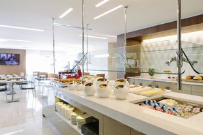 Desayuno continental todos los días (con cargo) 