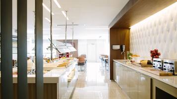 Daily continental breakfast (USD 9.95 per person)