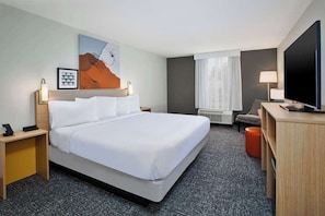 Sengetøy av topp kvalitet, safe på rommet og skrivebord