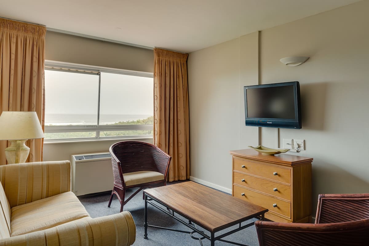 40-cm lcd tv with satellite channels, tv