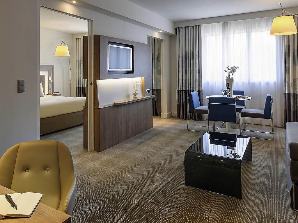 Suite, 1 kingsize-seng med sovesofa | Sengetøy av topp kvalitet, safe på rommet og skrivebord