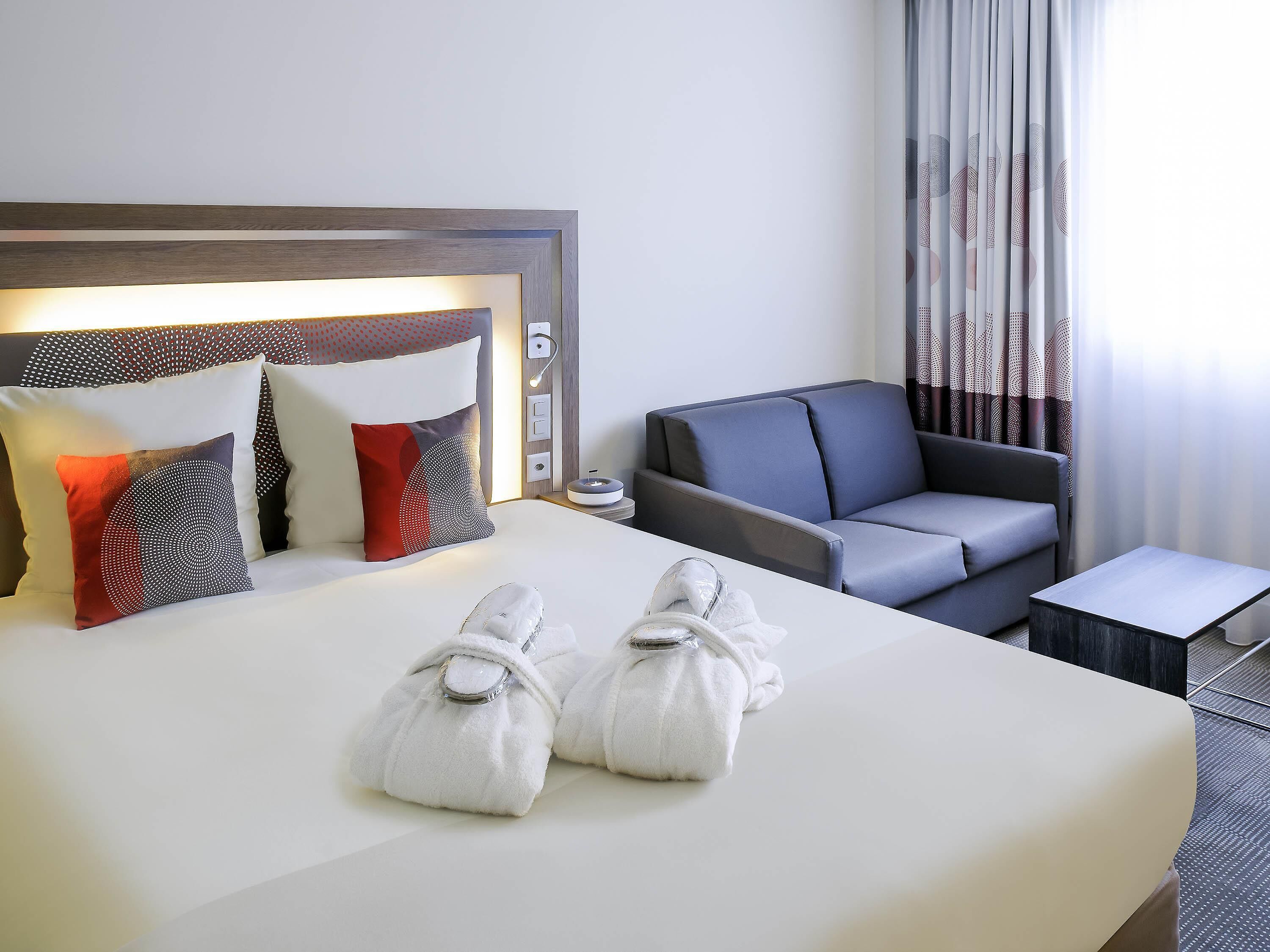 Premium bedding, in-room safe, desk, laptop workspace