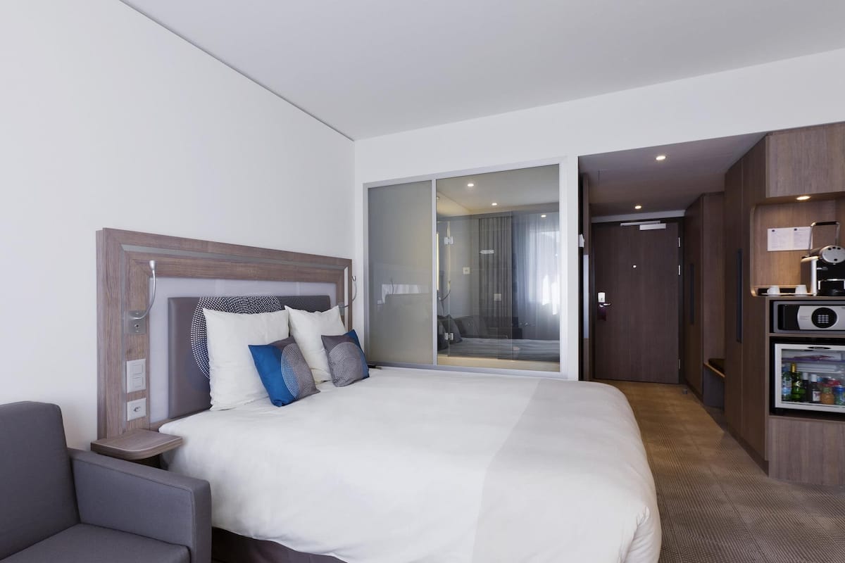 Chambre Supérieure, 1 trÚs grand lit, accessible aux personnes à mobilité réduite