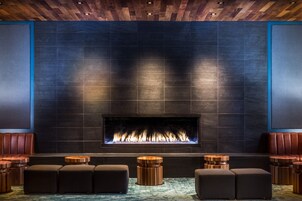 2 restaurants, breakfast served