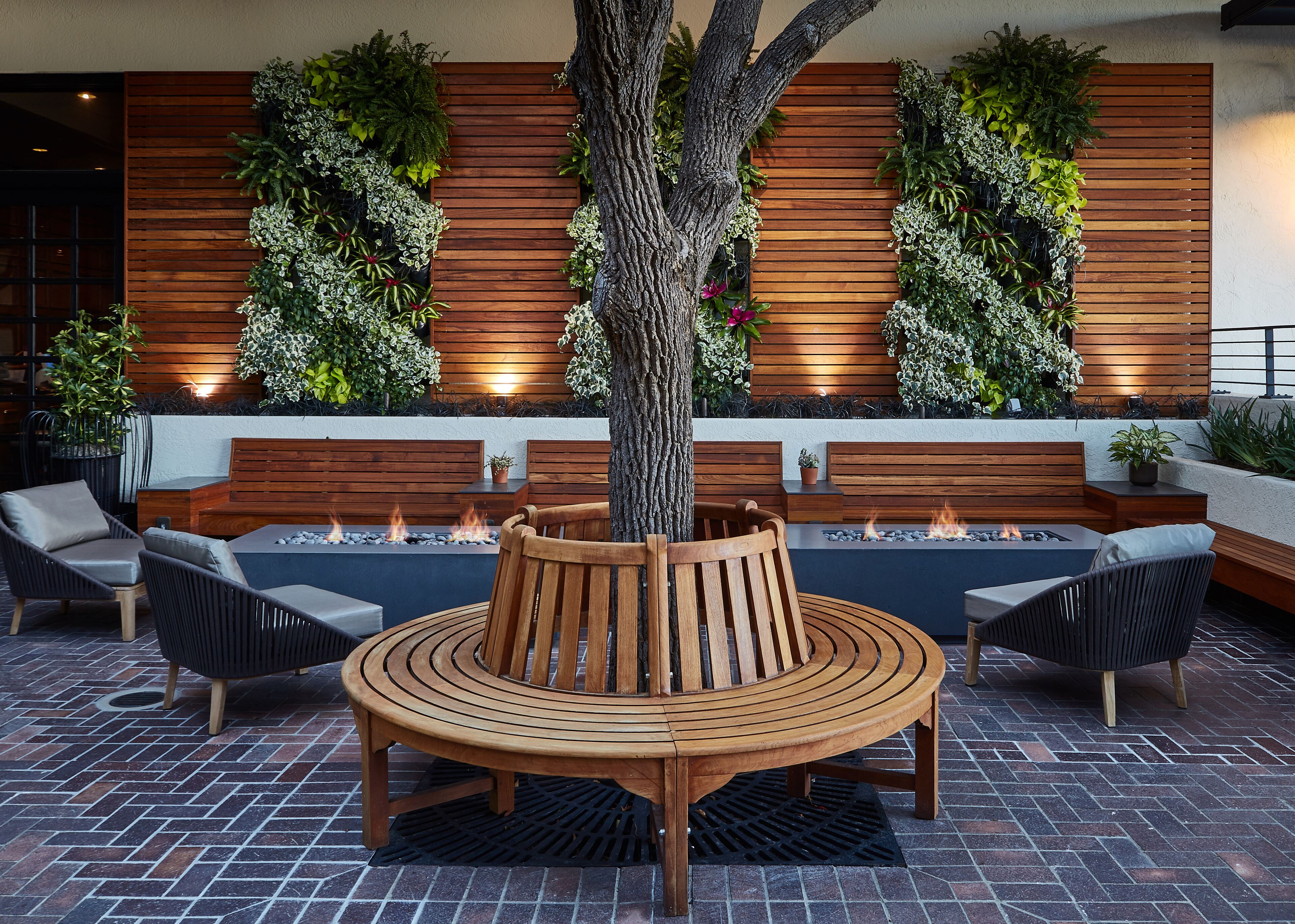 2 间餐厅，供应早餐