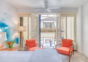 Room, 1 King Bed, Accessible (Courtyard) | Premium bedding, pillow-top beds, in-room safe, desk