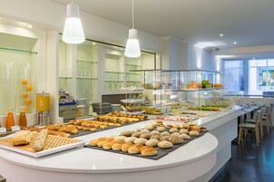 每日供应自助式早餐（需付费）