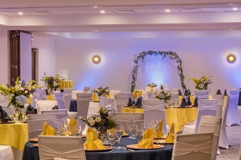 Banquet hall at Sheraton Suites Old Town Alexandria